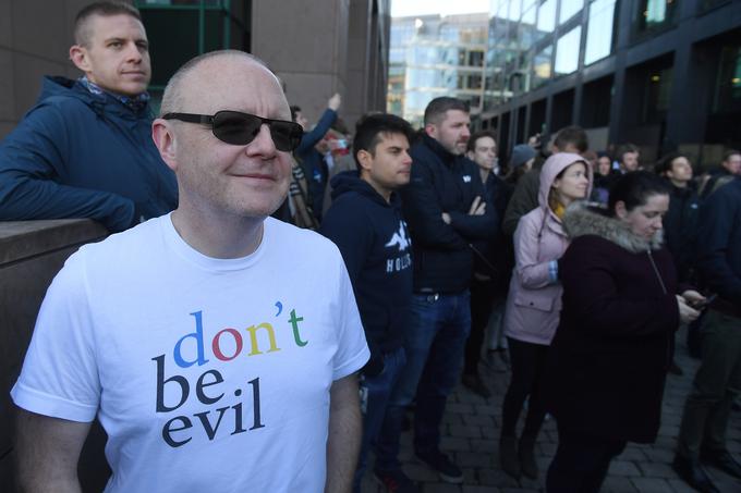 Poziv k protestnemu shodu se je v sredo pojavil na družbenem omrežju Twitter. | Foto: Reuters