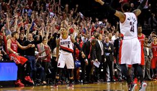 Takole je Lillard z noro trojko pokopal Houston (video)