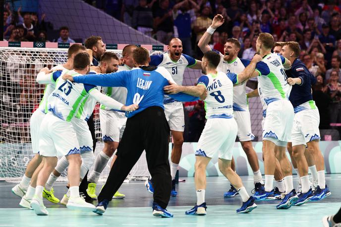 Pariz 2024 rokomet četrtfinale Slovenija | Kakšno rajanje! Slovenija je s 33:28 premagala Norveško in se uvrstila v polfinale olimpijskih iger. | Foto Reuters