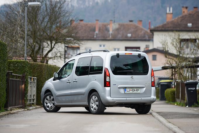 Kljub furgonski obliki je partner med družinskimi izleti zadovoljen z največ šestimi litri povprečne porabe, lahko tudi manj. | Foto: Ciril Komotar