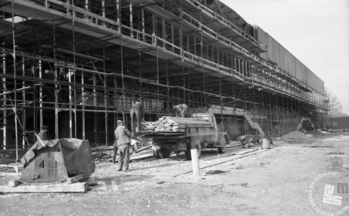 Hala Tivoli, januar 1965. | Foto: Svetozar Busić, hrani Muzej novejše zgodovine Slovenije