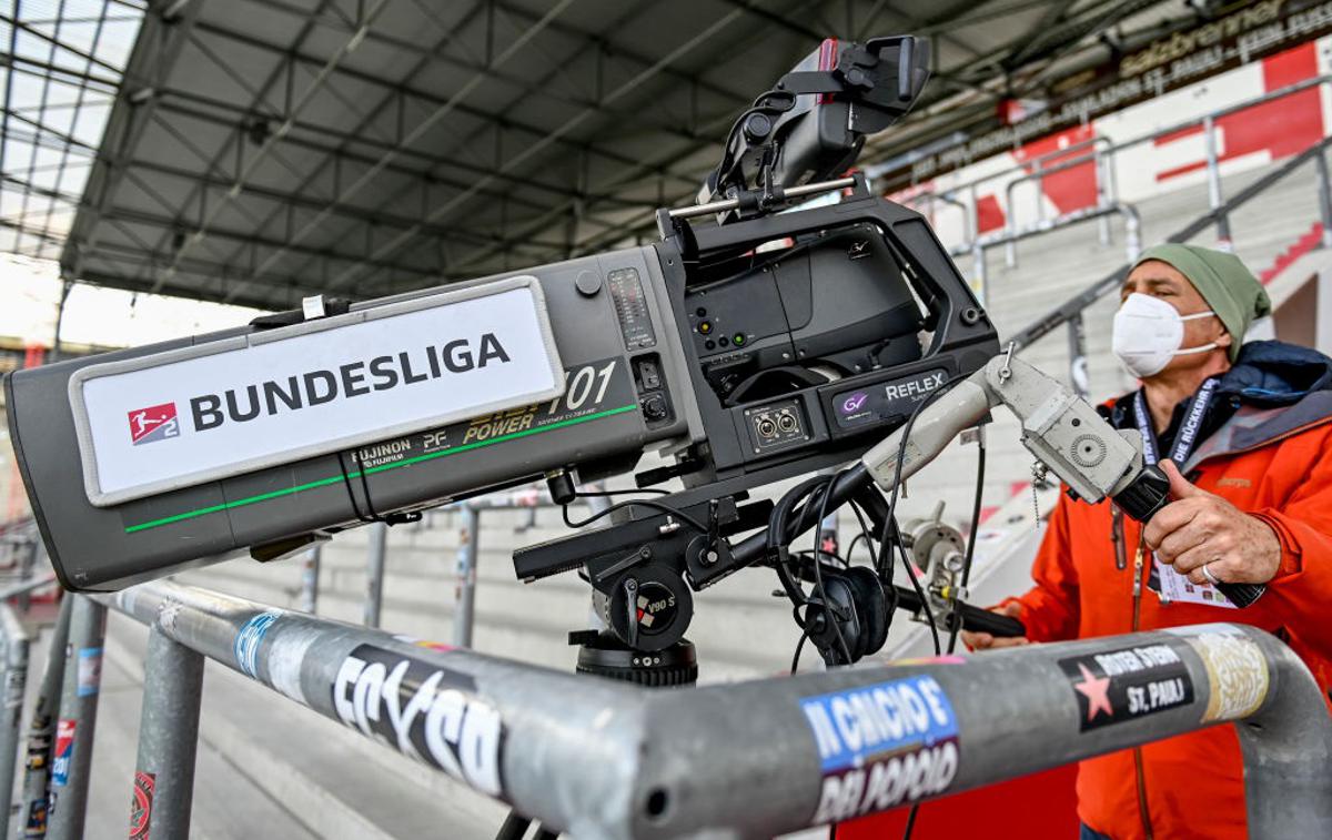 bundesliga | Slika s sobotnih tekem nemške bundeslige je šla v milijone nemških domov. | Foto Getty Images