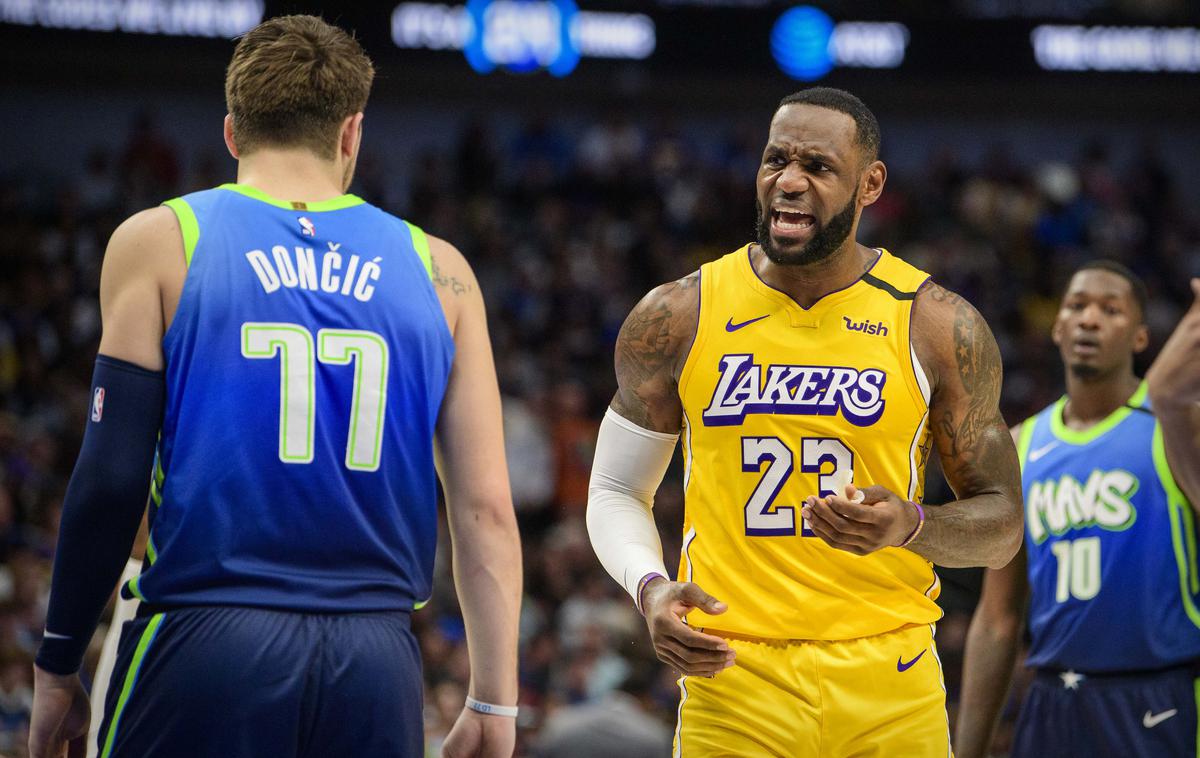 Luka Dončić LeBron James | Luka Dončić je izgubil dvoboj z vzornikom LeBronom Jamesom. V njegovi igri je bilo prisotne preveč nervoze. | Foto Reuters