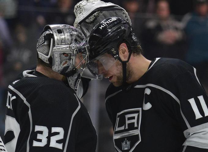 Jonathan Quick z izbranimi besedami o kapetanu Kopitarju. Oba sta bila na naboru izbrana leta 2005. | Foto: Reuters