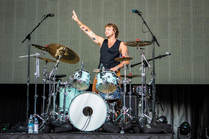 5 Seconds of Summer | "Na odru sem izgubil vid in na levi strani telesa občutil simptome možganske kapi," je dejal Ashton Irwin. | Foto Guliverimage