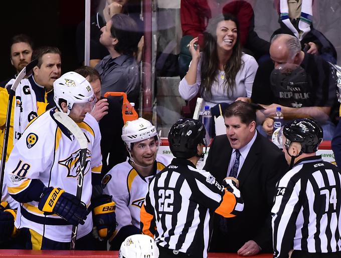 Trenerju Nashvilla Petru Laviolettu bo nasproti stal rojak Mike Sullivan. Sploh prvič v finalu lige NHL moštvi vodita v ZDA rojena stratega. | Foto: Reuters