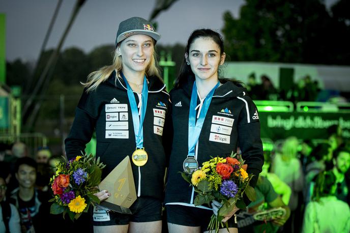 Janja Garnbret Mia Krampl IFSC WORLD CUP MUNICH | Prvi slovenski kandidatki za stopničke na domači tekmi sta aktualni svetovna prvakinja in podprvakinja Janja Garnbret in Mia Krampl. | Foto Ana Kovač