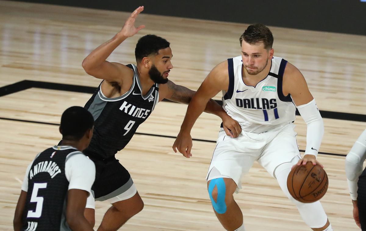 Luka Dončić | Luka Dončić se lahko pohvali z novim rekordom v ligi NBA. Bolj pa je vesel zmage Dallasa. | Foto Getty Images