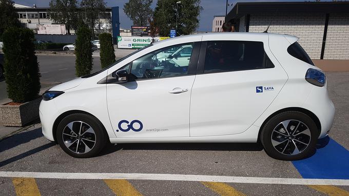 Najem takega avta v Ljubljani stane 25 centov na kilometer in dodatnih sedem centov na minuto. Nekoliko dražji so BMW i3, nissan leaf in volkswagen e-golf, cenejši je smart fortwo. | Foto: Gregor Pavšič