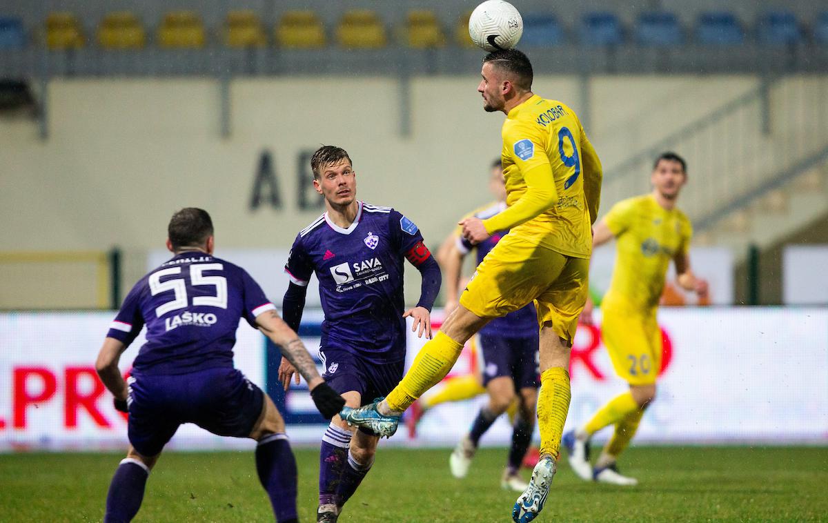 Domžale Maribor | Domžale in Maribor sta uprizorila razburljiv dvoboj v deževnem vremenu. | Foto Vid Ponikvar