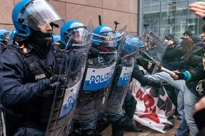 Spopad med protestniki in policijo v Torinu | Foto Reuters