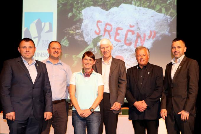 Novo vodstvo Planinske zveze Slovenije - Roman Ponebšek Martin Šolar Irena Mrak Jože Rovan Miro Eržen in Matej Planko. | Foto: Manca Čujež