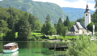 Kriptomilijonar kupil štiri propadajoče bohinjske hotele #video