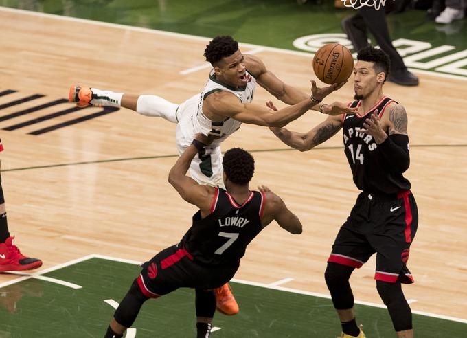 Prvi zvezdnik gostiteljev Giannis Antetokounmpo je dosegel 24 točk. | Foto: Reuters