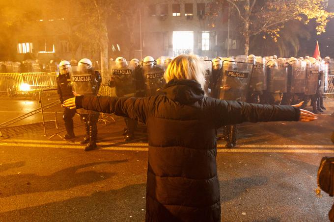 Nemiri pred črnogorskim parlamentom v Podgorici | Foto: Reuters