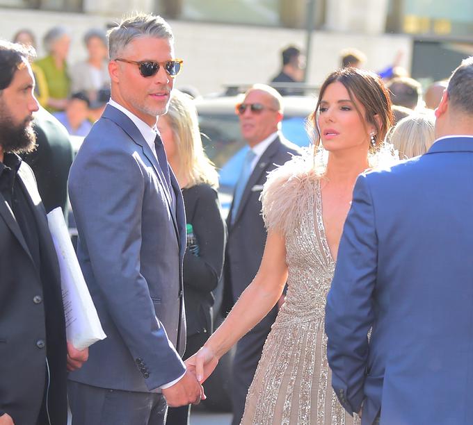 Sandra Bullock in Bryan Randall leta 2018 na premieri filma Oceanovih 8 | Foto: Profimedia