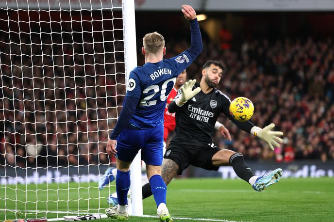 West Ham Arsenal  Jarrod Bowen |  Jarrod Bowen je podal, Tomaš Souček pa zadel za vodstvo West Hama z 1:0 proti Arsenalu. VAR je gol potrdil. | Foto Reuters