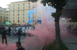 Protirasitični shod na Prešernovem trgu v podporo beguncem     