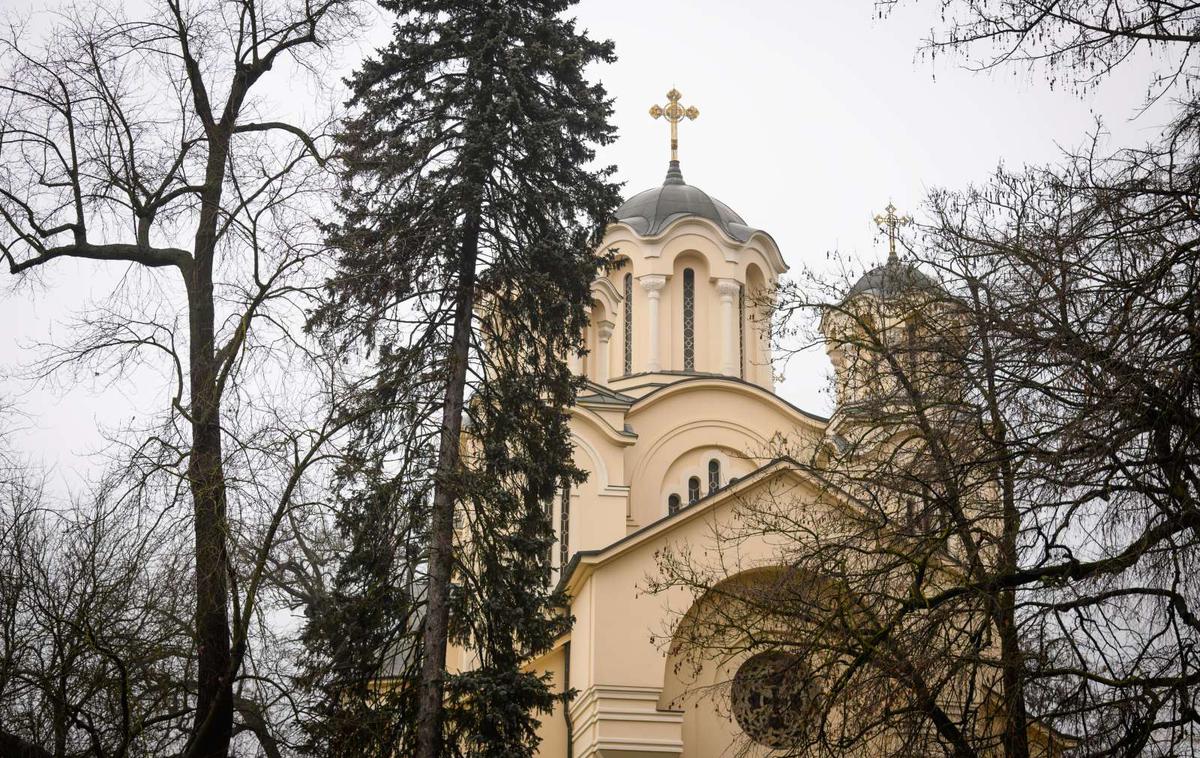 Srbska pravoslavna cerkev v Ljubljani | Večina pravoslavnih vernikov novo leto praznuje 14. januarja, saj uporabljajo julijanski koledar, ki za našim, gregorijanskim zaostaja za 13 dni. | Foto STA