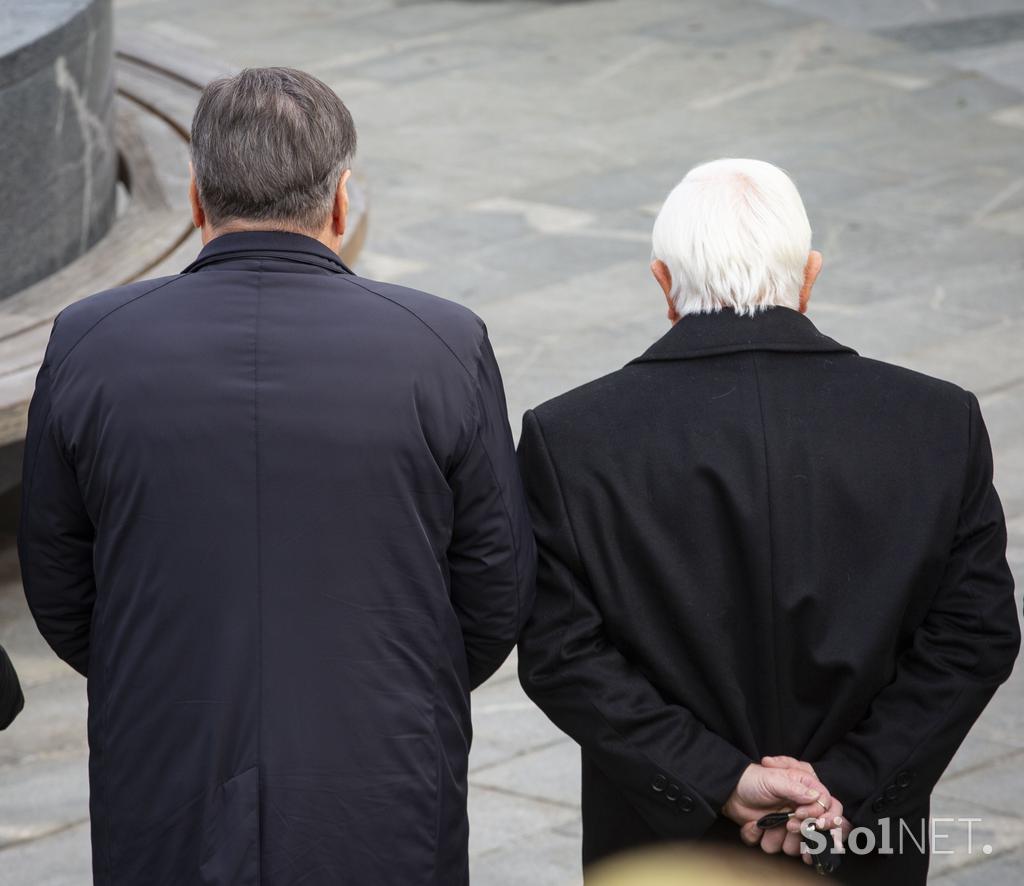 Pogreb slovenskega politika, pravnika in gospodarstvenika Janeza Zemljariča z vojaškimi častmi. Zoran Janković in Milan Kučan.