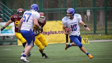 Silverhawks mogočno, Vukovi gladko v finale