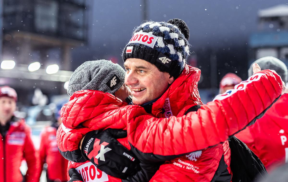 Adam Malysz | Trener Stefan Horngacher bo v Planici sporočil, ali ostaja s Poljaki ali odhaja. Le redki verjamejo, da bo vztrajal pri njih. | Foto Sportida