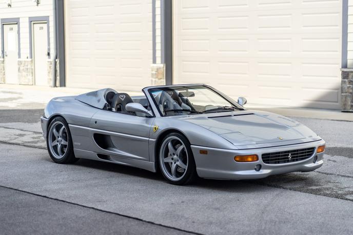 Ferrari F355 spider Shaq | Foto Bringatrailer