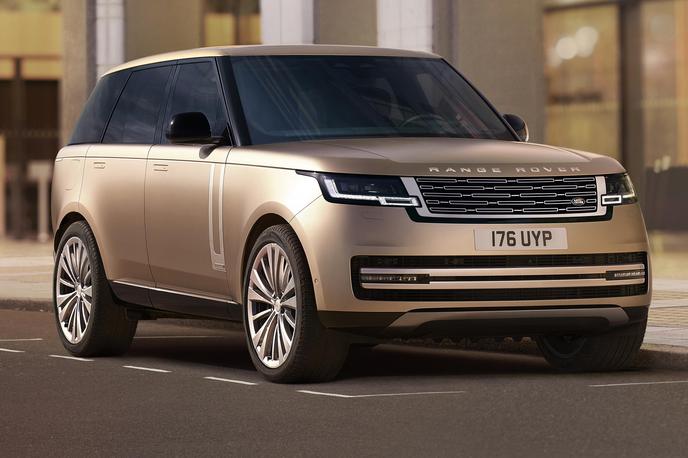 Range Rover | Land Rover je predstavil peto generacijo range roverja. Ta nima štirivaljnih motorjev, zato pa v ponudbi ohranja motor V8, dodali so tudi priključno hibridno in kmalu tudi povsem električno različico. | Foto Land Rover