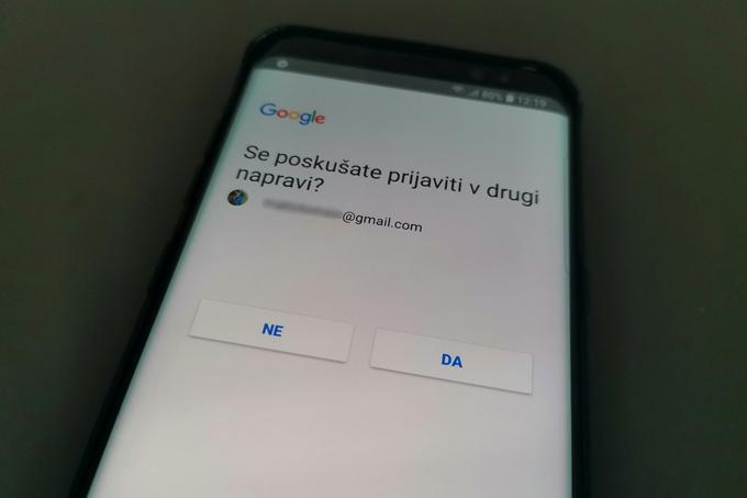 Kot glavna razloga, zakaj kar 90 odstotkov uporabnikov Googla ne izkorišča ponujenega dodatnega sloja varovanja osebnih podatkov, so pri Googlu pred tremi leti navedli nepripravljenost številnih uporabnikov, da bi z Googlom delili podatke o svojem telefonu oziroma telefonsko številko in domnevno preveliko tehnično zapletenost tovrstnega postopka prijave.  | Foto: Matic Tomšič