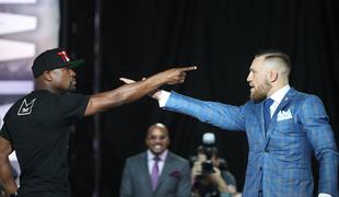 Toronto je gorel: McGregor na krilih navijačev zasenčil Mayweatherja #video