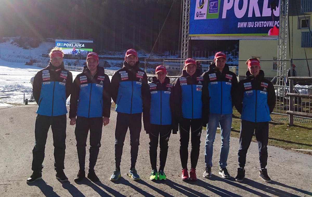 Biatlon Pokljuka | Slovenska reprezentanca (z leve): Klemen Bauer, Mitja Drinovec, Jakov Fak, Polona Klemenčič, Urška Poje, Rok Tršan in Miha Dovžan. | Foto Simon Kavčič