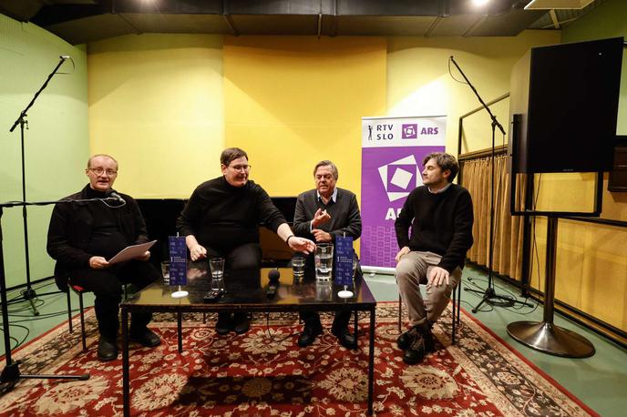 To noč sem jo videl | Z leve proti desni: urednik uredništva igranega programa na Radiu Slovenija Alen Jelen, režiser Klemen Markovčič, pisatelj Drago Jančar in dramski igralec Branko Jordan | Foto STA