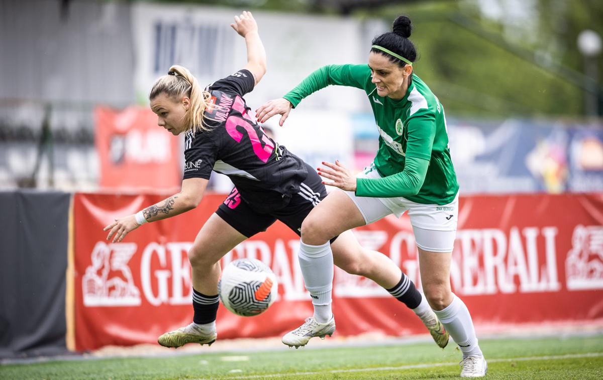 Noelle Vilčnik | Tretji gol za Muro je zabila Noelle Vilčnik (levo). | Foto Jure Banfi/alesfevzer.com