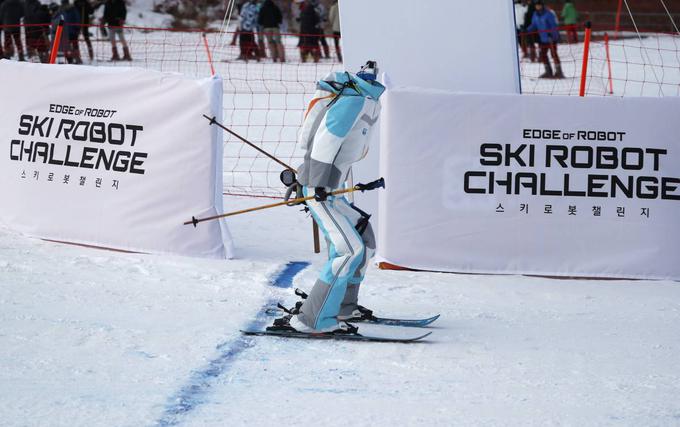 Smučarski roboti, roboti, smučanje | Foto: Reuters