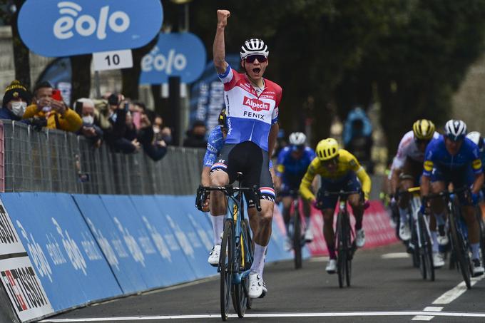 Je nizozemski zvezdnik Mathieu van der Poel po poškodbi hrbta na olimpijski dirki na gorskem kolesu dovolj pripravljen, da se lahko vmeša v boj za sam vrh? | Foto: Guliverimage/Vladimir Fedorenko