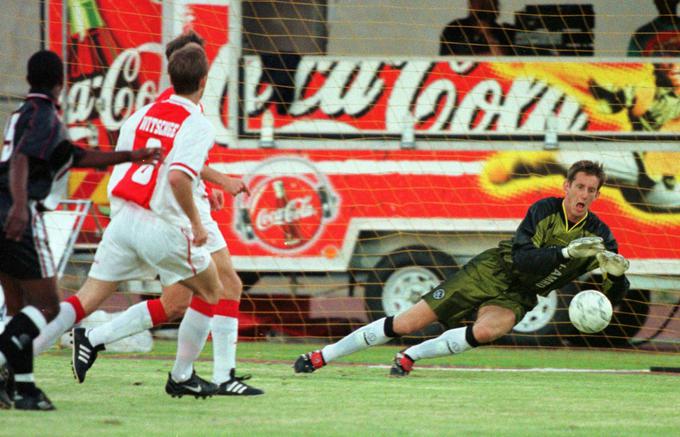 Nizozemski legendarni vratar je na vrh Evrope stopil tako z Ajaxom kot tudi Manchester Unitedom. | Foto: Reuters