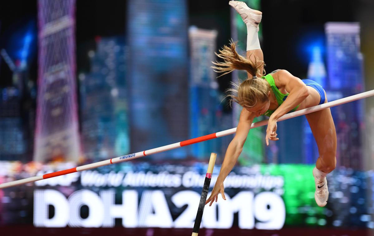 Tina Šutej Doha 2019 | "To bo moj prvi finalni nastop na svetovnih prvenstvih, vesela sem," po uspešno opravljenih kvalifikacijah skoka ob palici v Dohi pravi slovenska rekorderka Tina Šutej. | Foto Reuters