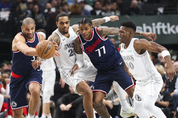 Dallas Mavericks : LA Clippers | Košarkarji Dallas Mavericks so pred domačimi navijači s 95:118 izgubili proti zasedbi Los Angeles Clippers. | Foto Reuters