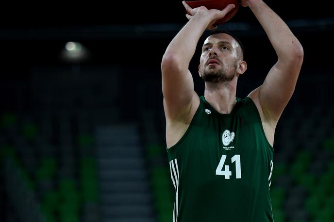 Rašid Mahalbašić | Podpisal je pogodbo, ki mu omogoča odhod, v kolikor prejme boljšo ponudbo. | Foto Tine Ružič/Cedevita Olimpija