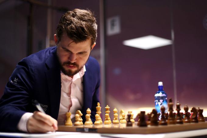 Svetovni prvak Magnus Carlsen bo v času karantene organiziral poseben turnir v šahu od doma. Na njem se bo pomerilo sedem šahistov, največjih tekmecev Carlsena. Zmagovalec bo prejel 64 tisoč od skupno 228 tisoč evrov nagradnega sklada.  | Foto: Getty Images