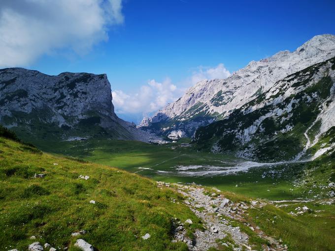 Korošica v ozadju Lučki Dedec desno Ojstrica | Foto: STA ,