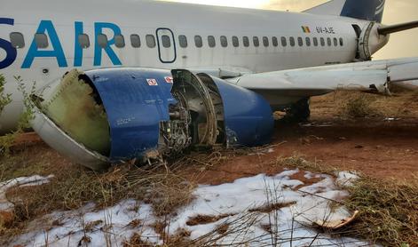 Boeing v Senegalu zapeljal z vzletne steze, poškodovanih 11 ljudi #video