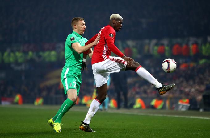 Robert Berić v dvoboju s Paulom Pogbajem. | Foto: Guliverimage/Getty Images