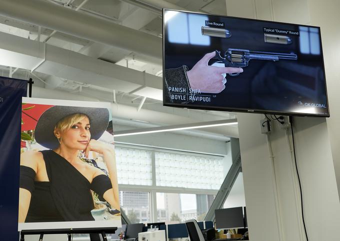 Animacija streljanja na pokojno snemalko Halyne Hutchins. | Foto: Guliverimage/Vladimir Fedorenko