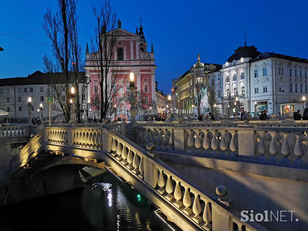 posneto s Huawei P30 Pro, Ljubljana, nočne, modra ura