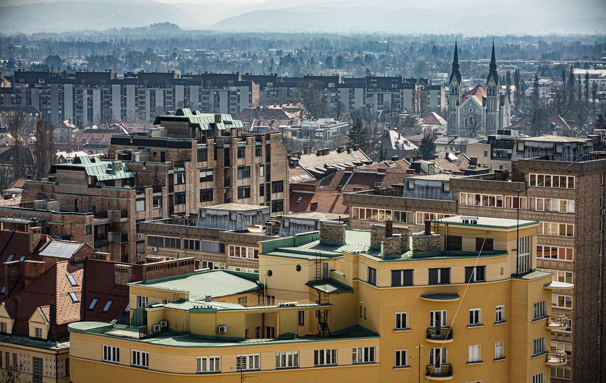 Ljubljana stanovanja stanovanje naselje trnovo drama šumi mesto nepremičnine | Januarja letos je bilo v Ljubljani prodanih za četrtino manj nepremičnin kot v enakem obdobju lani. | Foto Bojan Puhek