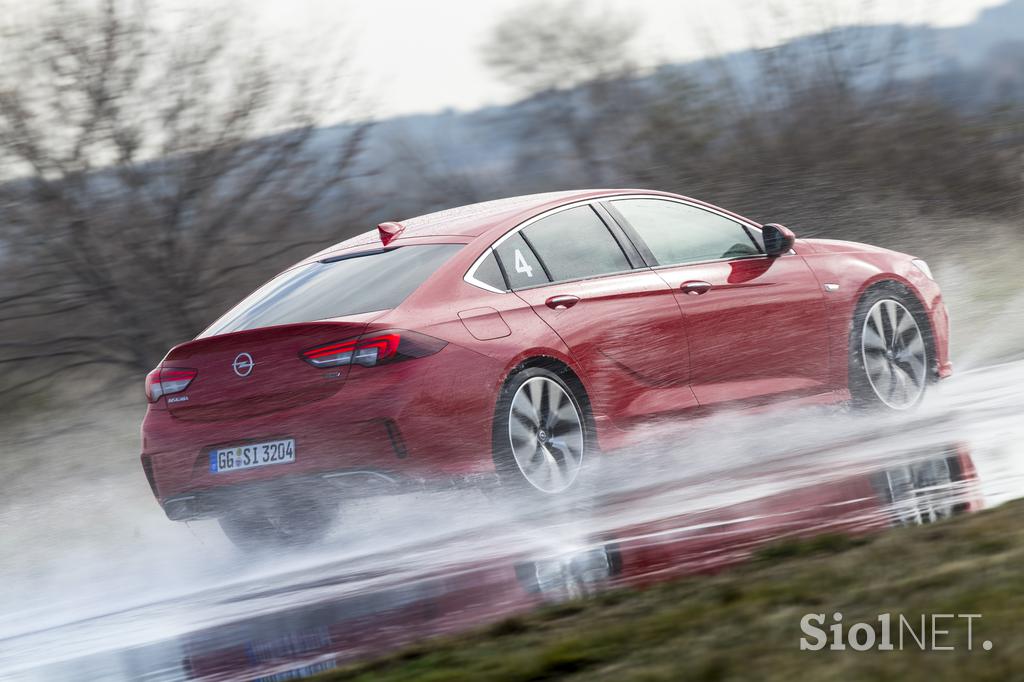 Opel insignia GSi