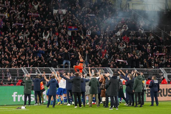 Hajduk Borussia | Mladinci splitskega Hajduka so tako proslavljali napredovanje v polfinale mladinske lige prvakov. V Dortmundu jih je bodrilo kar pet tisoč navijačev.  | Foto Guliverimage