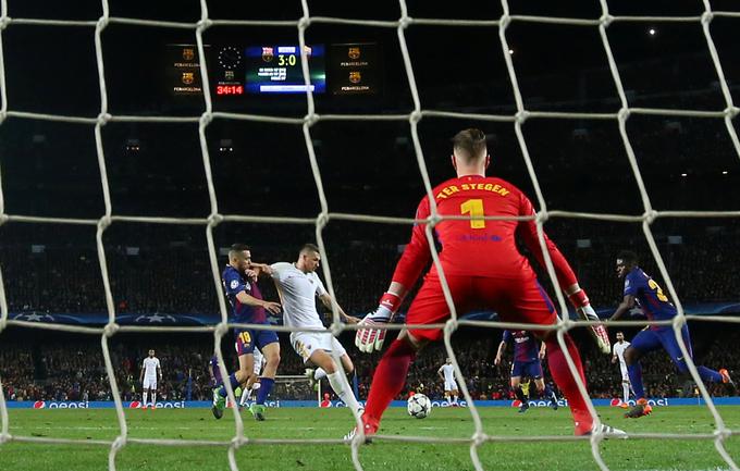 Edin Džeko je v 80. minuti znižal na 1:3 in poskrbel za častni gol Rome. | Foto: Reuters