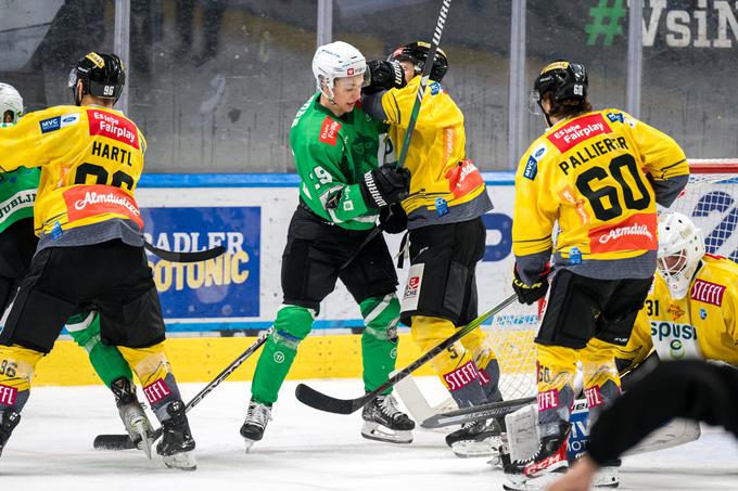 Olimpija je po 17 odigranih tekmah z 19 točkami na 10. mestu, samo še pet točk pred Dunajčani. | Foto: HKO/Domen Jančič